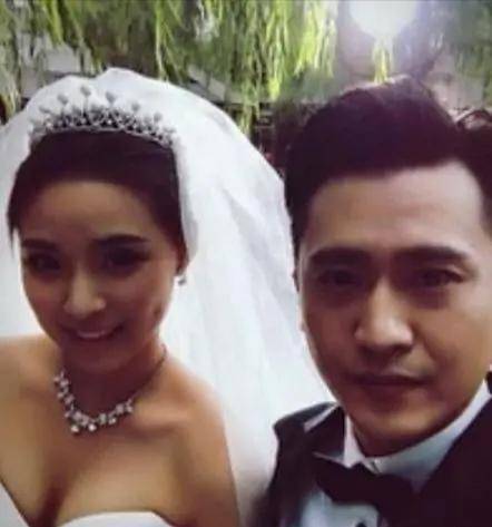 38岁主持人李晨三胎已生？老婆深夜晒照有深意，