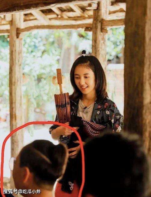 何炅|粉丝写“血书”愿望成真，《向往4》收官惊喜：宋丹丹终于回归了