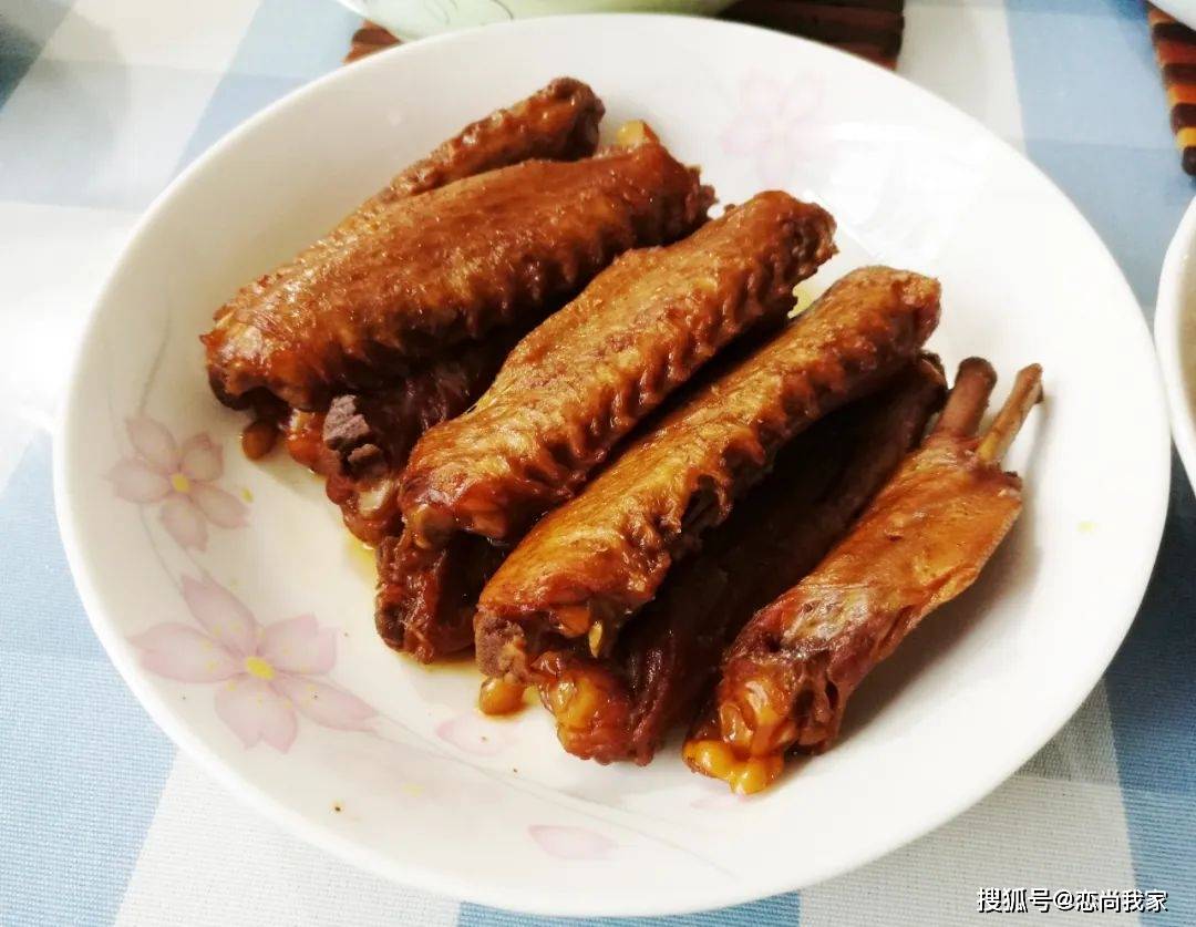 夏天吃卤鸭脚板,卤鸭翅,又香又黏嘴,如何卤口感好,颜色好!