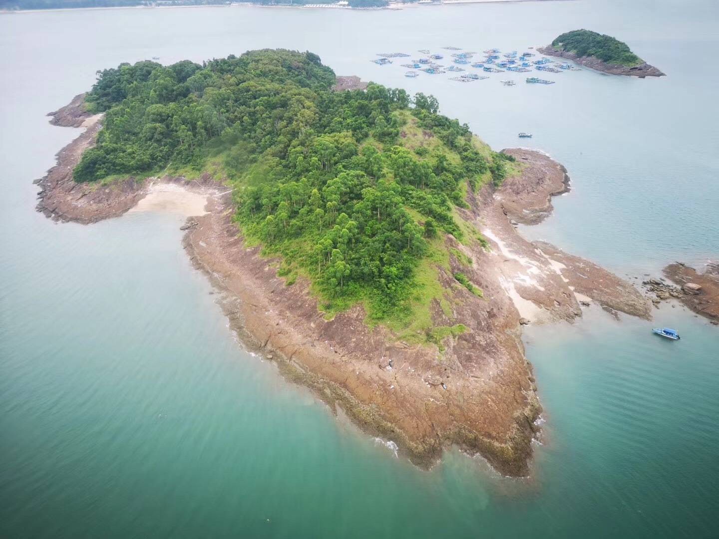 海星岛- 海星岛座落于美丽的巽寮湾,海星岛有原生态的海岛森林,醉人