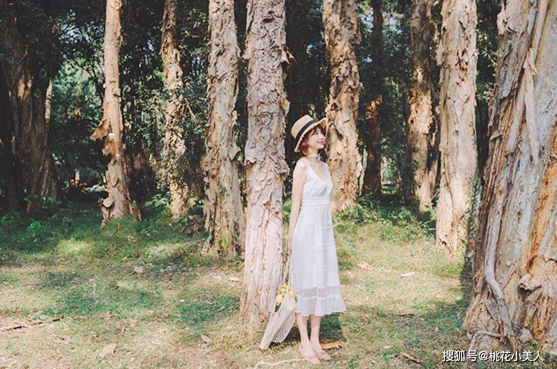 白色|名媛界扛把子伊万卡，身穿一袭白色仙女裙，竟戴上定制口罩