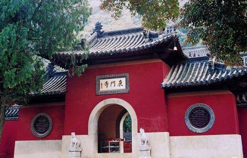襄阳高僧辈出的文化名山,距今已2000年,是旅行休闲的绝佳地!