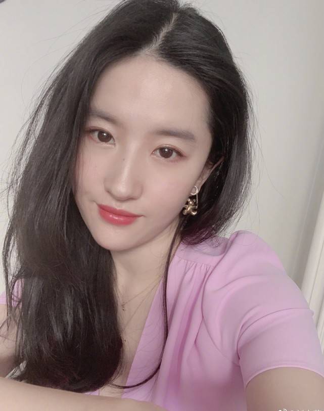 人均刘亦菲_刘亦菲性感图片