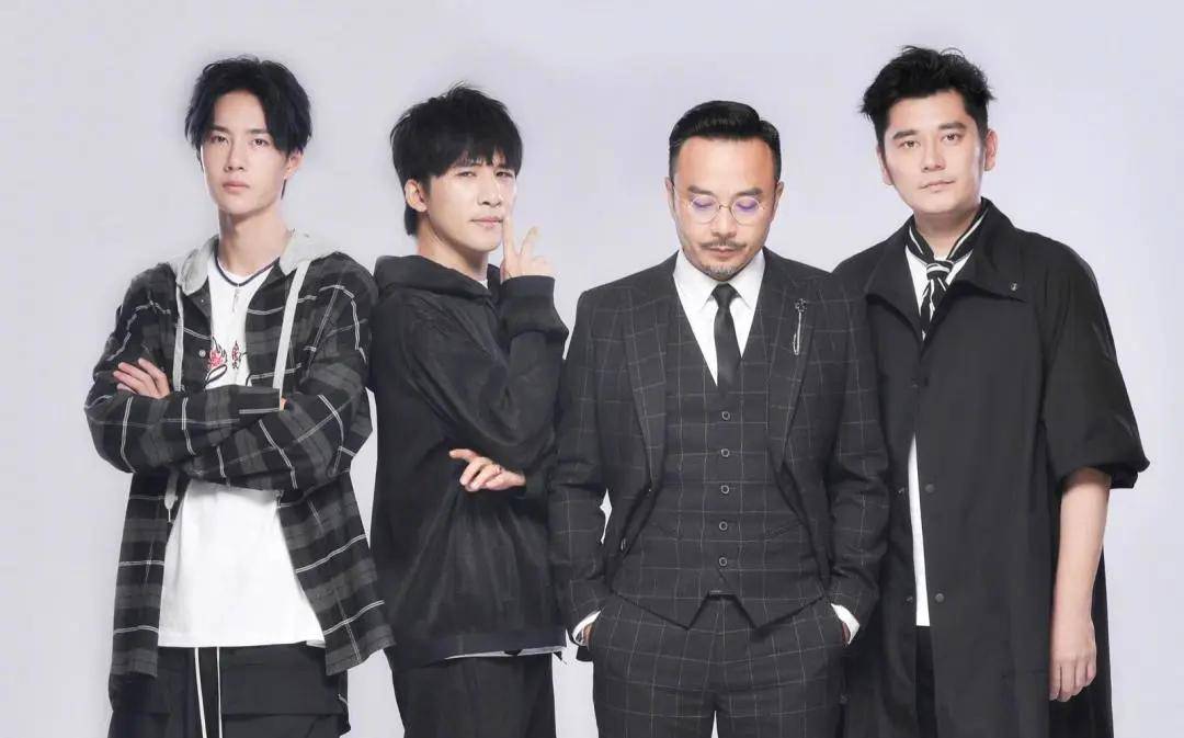 翟潇|原创R1SE快本选拔翻车了，重新定义“团魂”的意义！