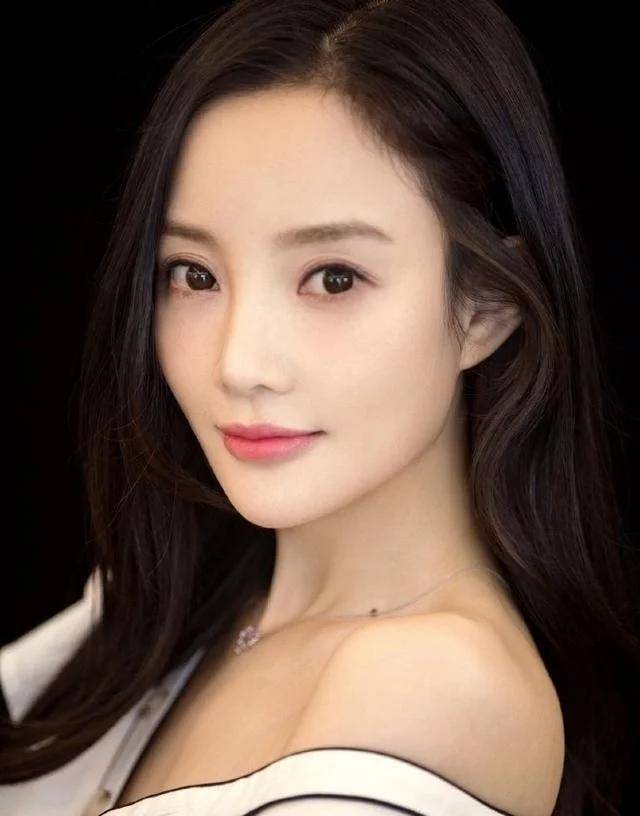 五位同岁的女明星,个个堪称女神级别,若只论身材和气质谁是第一