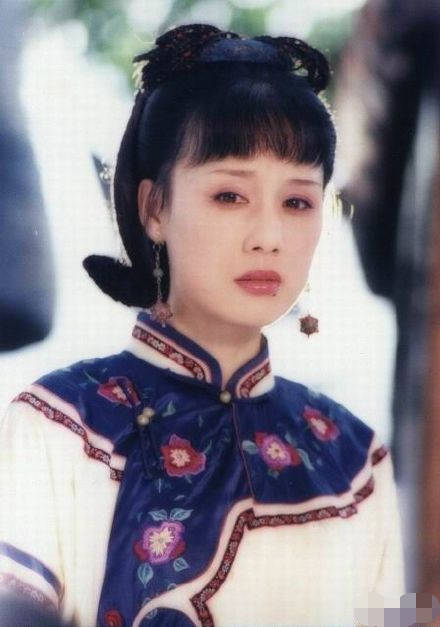 还记得《康熙王朝》中的容妃吗?饰演者李建群去