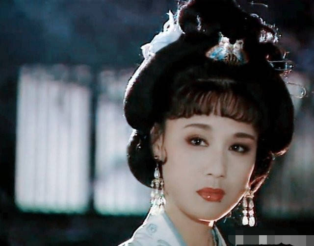 还记得《康熙王朝》中的容妃吗?饰演者李建群去