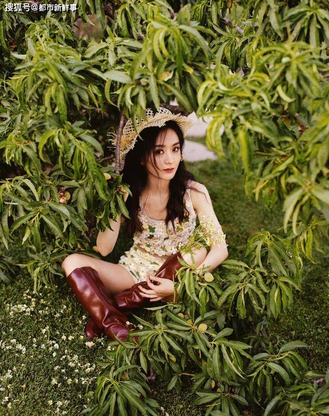 冯绍峰|冯绍峰身材发福成大叔：赵丽颖积极健身变少女，二人婚后似两辈人！