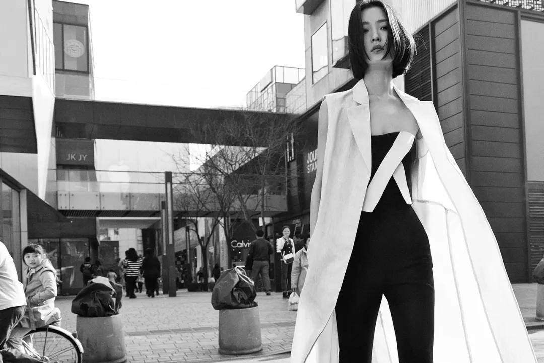 争议|杜鹃最新广告大片再上热搜惹争议，网友：杜鹃也太委屈了吧！