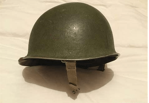 原创有些俄国老兵劝新兵在战场上尽量别戴钢盔,这是为什么?