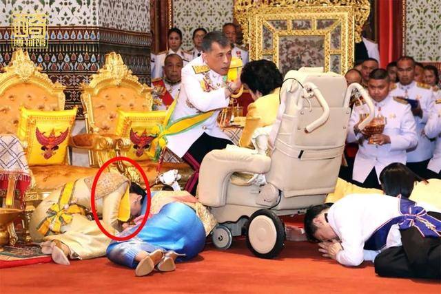 苏提|原创连发5条动态送祝福？离婚后还让68岁泰王惦记的，只有挚爱颂妃