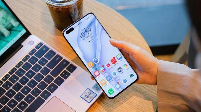 华为|扒一扒姐圈同款这部手机真的太＂圈粉＂