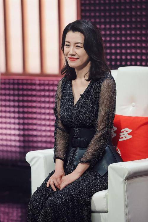 皱纹|刘琳从没掩饰过衰老,素颜皱纹很多,但气质优雅依然漂亮!