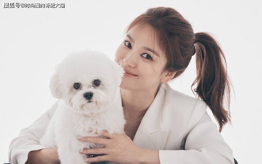 造型|宋慧乔的眼线是半永久了？每套造型强行装酷，不顾违和感直接硬套