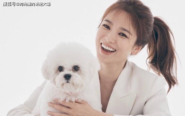 造型|宋慧乔的眼线是半永久了？每套造型强行装酷，不顾违和感直接硬套