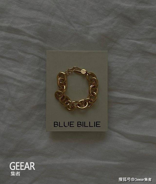 金色|时尚女生必知的潮流趋势：珍珠、金色首饰还流行吗？