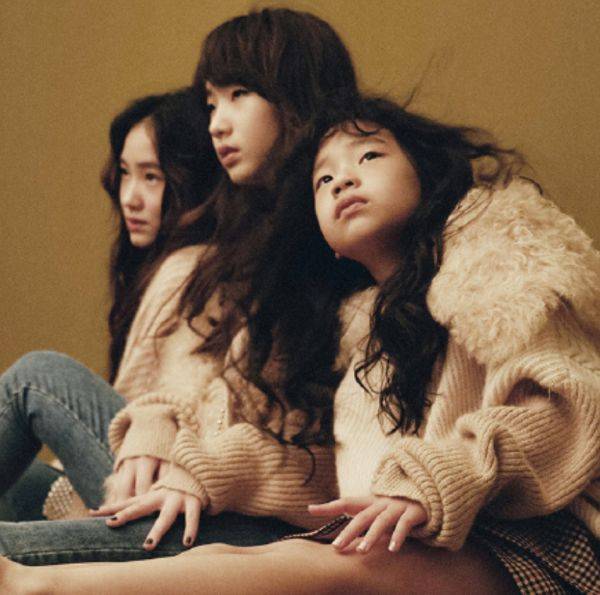 合体|小S三女儿合体拍大片,“丑女儿”全逆袭,这才是真正的超模家族