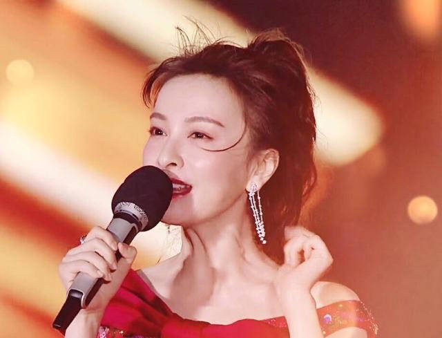 备注|原创吴昕通讯录只有二十个人还都有没有备注，真的不善交际？