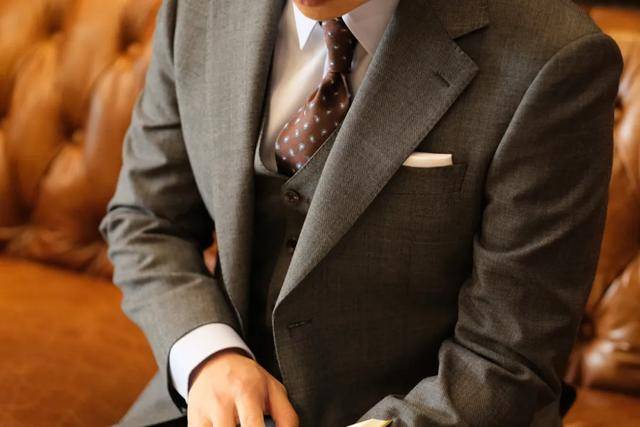 定制|萨唯尔 | 爱就要有仪式感，用专业和热情定制私人结婚礼服