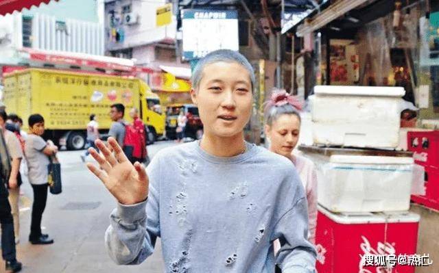 时尚|成龙的女儿吴卓林真是太“野”了，日常搭配似时尚博主，真的很潮