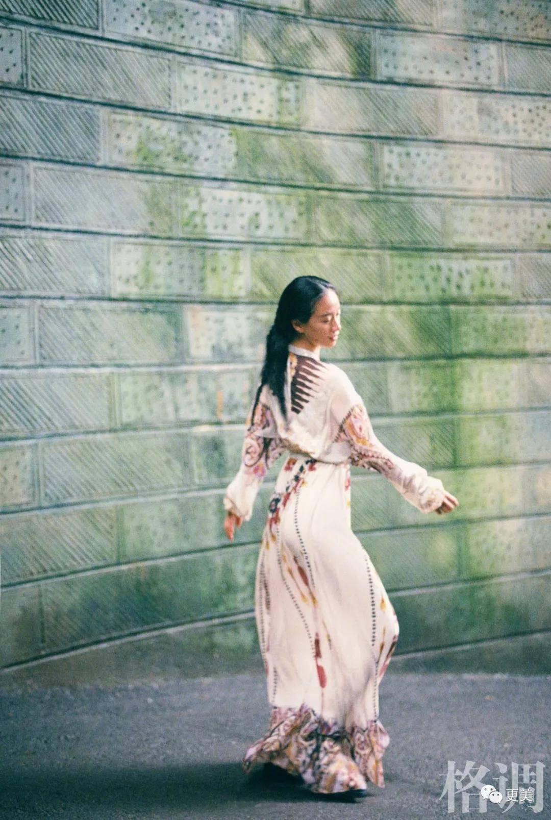 香奈儿|热巴新脸又没法看了,纯天然的她却被质疑用镰刀拉双眼皮?