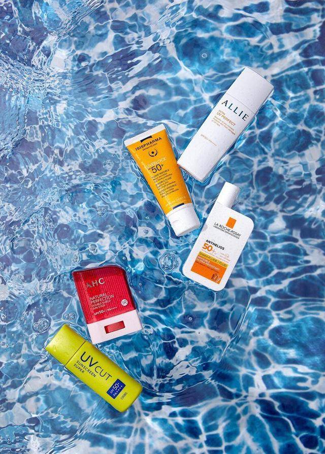 防晒霜|连帽衫加巨量防晒，小扎到底多怕晒？网友下场斗图，被防晒霜毁了的IT精英