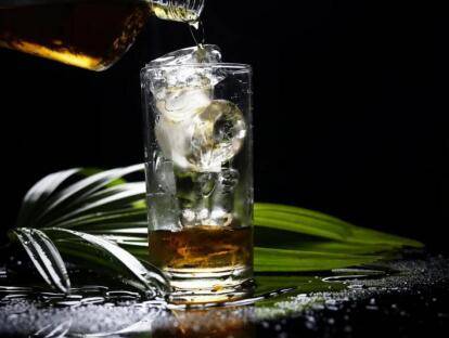 梅见|一颗青梅撬动佐餐酒新风口，梅见青梅酒和年轻人有多对味？