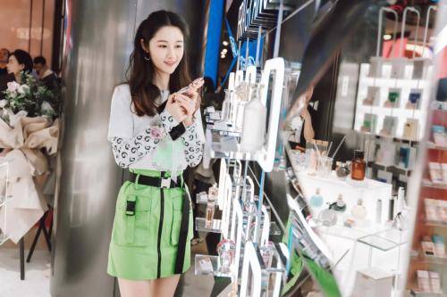 梁田|梁田刘烨加持BOOM FRESH 打造美妆零售新模式