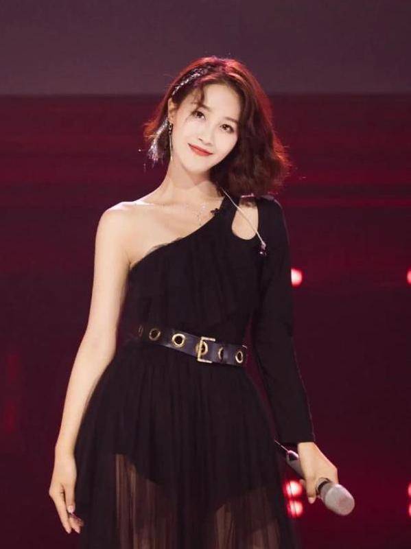 长文|原创伊能静发长文盛赞蓝盈莹，力证关系未有不和，愿成为她温暖的姐姐