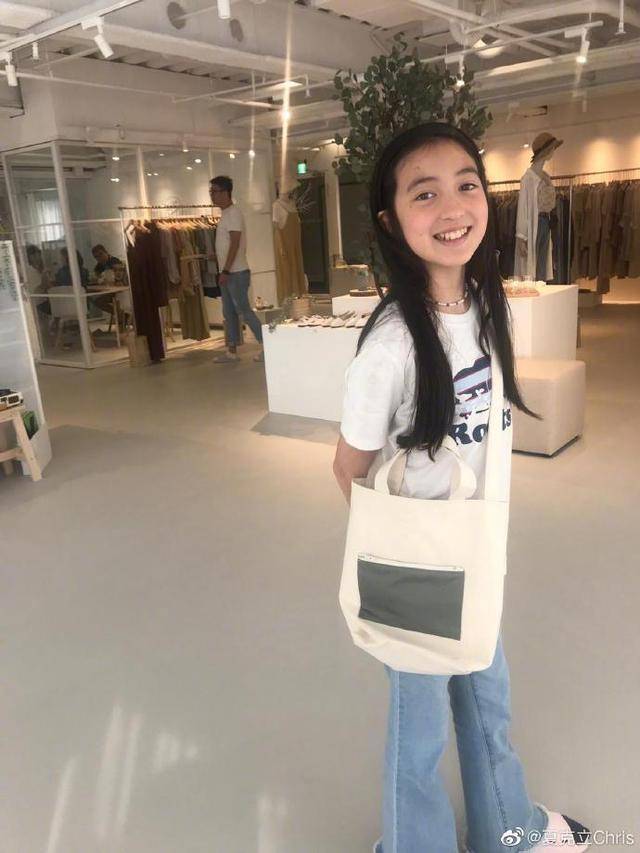 老爸|《爸哪》人气童星夏天大变样，老爸骄傲感慨女儿才10岁就上大学了