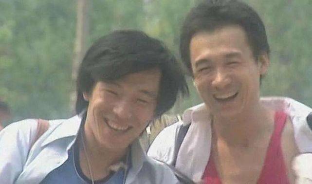 子时|50亿影帝黄渤跑场子时，就跟周迅当过“同事”了