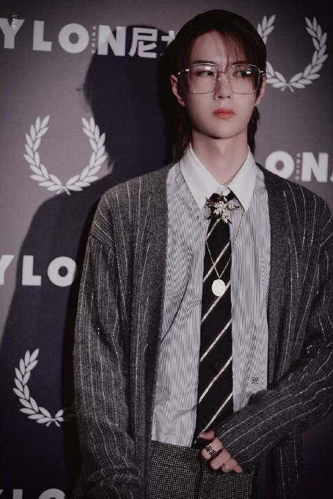 选手|原创叫停copy选手，不迎合的王一博的穿搭也同样有态度！