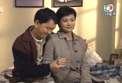 66岁的港剧黄金绿叶廖启智,妻子抑郁儿子病逝,如今生活低调幸福