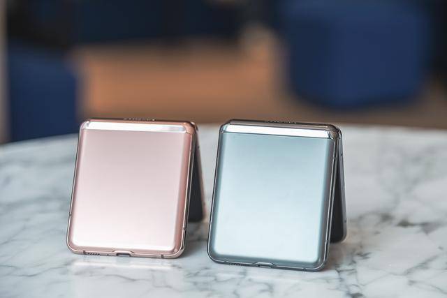 多角度|体验三星Galaxy Z Flip 5G：骁龙865 Plus加持，交互再升级