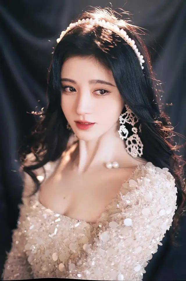 fa|鞠婧祎又换新头，4.0版终于不照骗了？美绝！