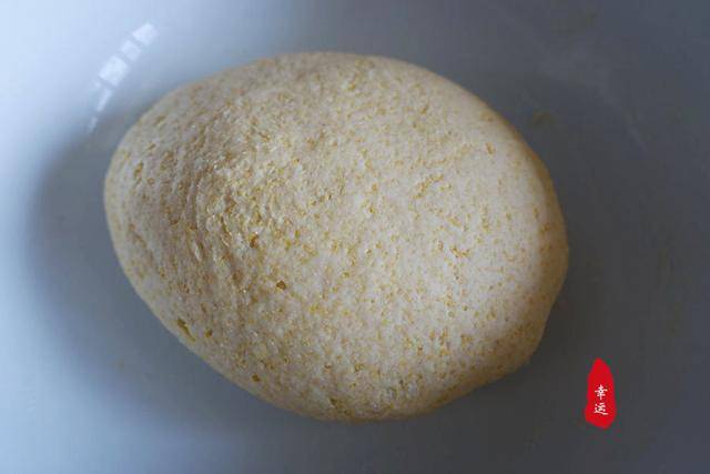 黑木耳|皮薄馅大馅抱团,黑木耳脆爽让口感更佳色泽金黄的菜窝窝出锅了