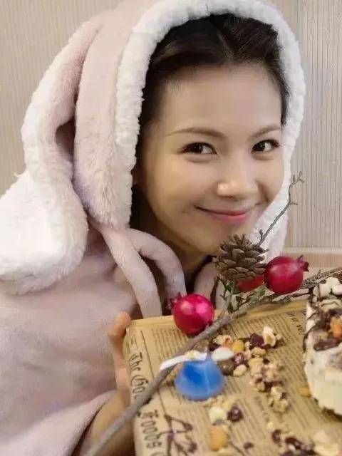 女人|42岁的刘涛宣布转行：从「贤妻」到「总裁」，女人闪耀的地方绝不止外表！