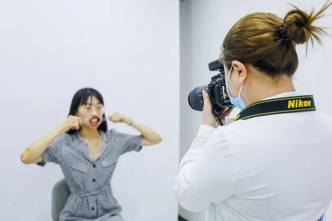 口腔|变美秘密！明星同款牙齿隐形矫正，隐适美暑期半价福利！