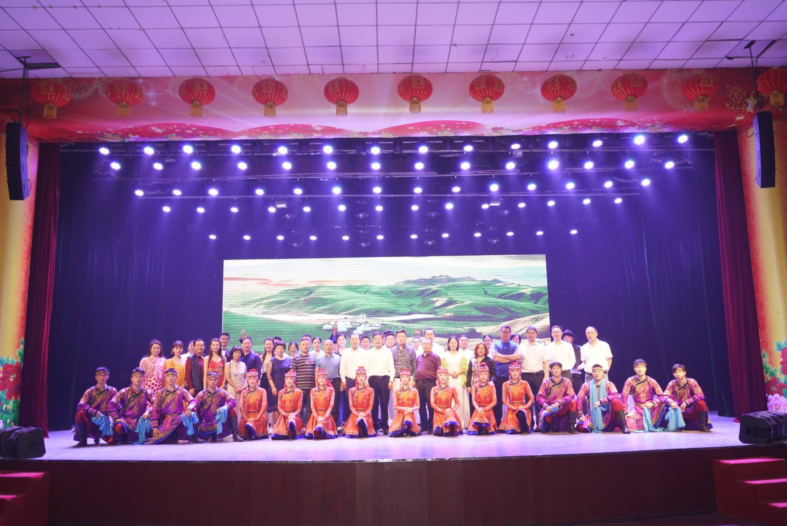 市值管理|蜂狂购全球并购市值管理大会|绚丽民族风 乌兰牧骑歌舞激情上演