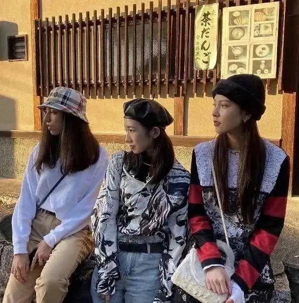 张一山|张一山恋情再添实锤?被拍到现身宋妍霏小区彻夜未出,两人曾多次传绯闻却不否认