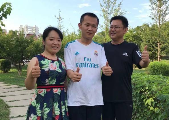 孙健博|踢球耽误学习？小球迷高考数学考满分感谢C罗！他一精神激励我！