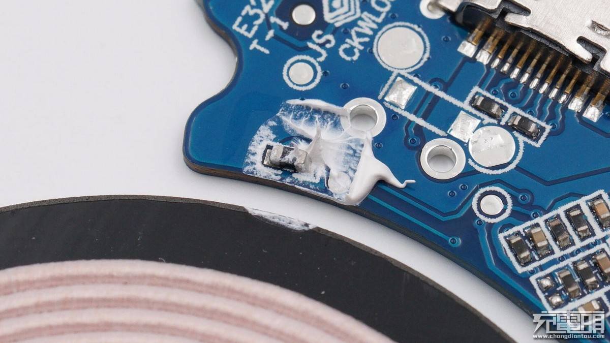 检测|拆解报告：IKEA宜家LIVBOJ 5W无线充电器