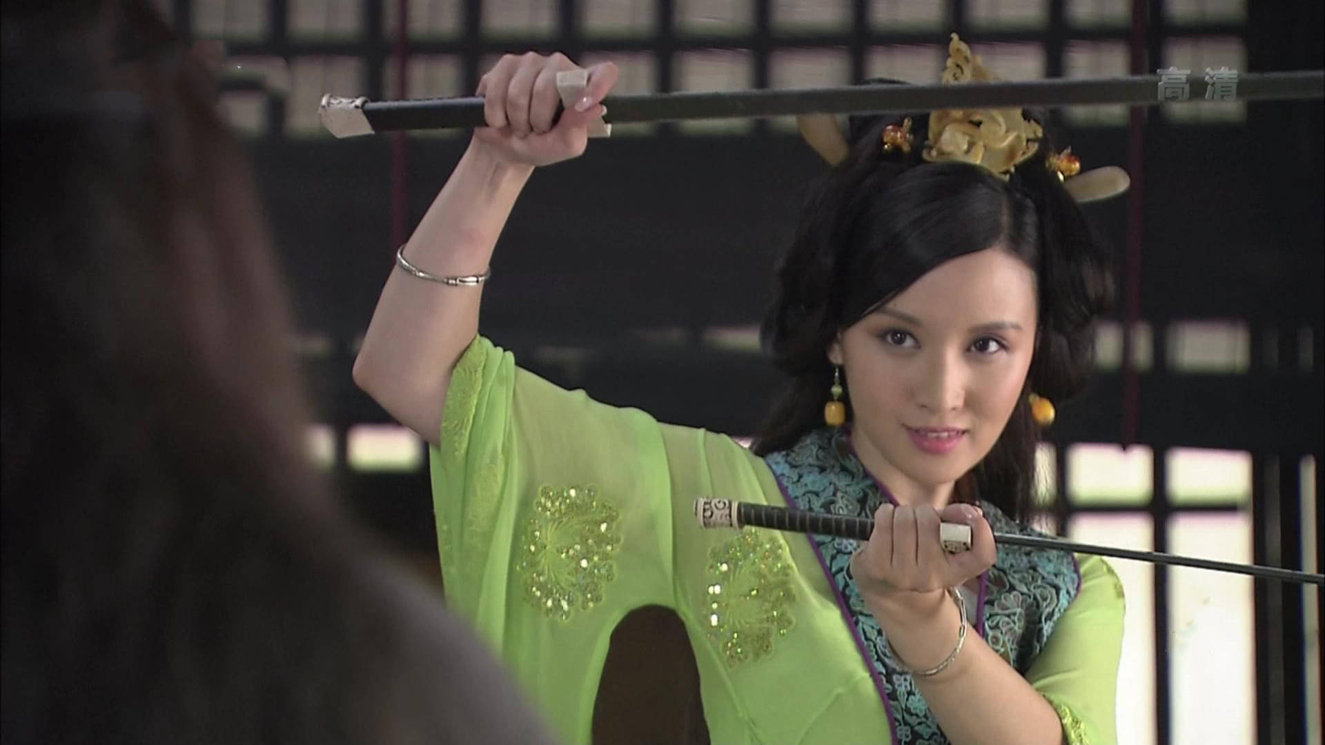 黄圣依|张萌的皮肤有多白？《浪姐》中一骑绝尘，跟黄圣依同框对比更明显