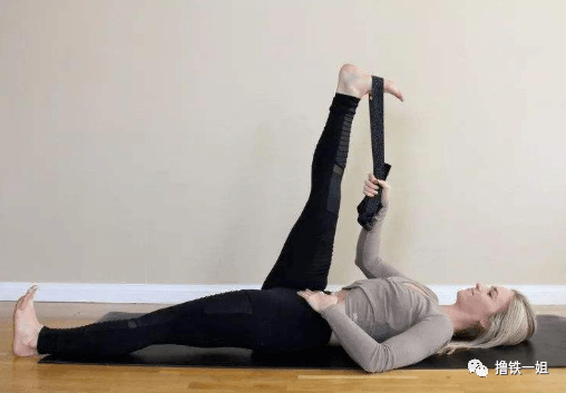 北电|原创张子枫艺考落榜因为体型不好？对比第一的撞脸小花知道她输在这…