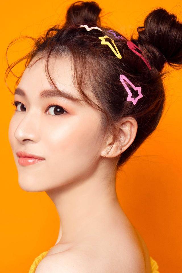 范冰冰|范冰冰大50万着装现身艺术展,橘子汽水色系有心机,这就登热搜了