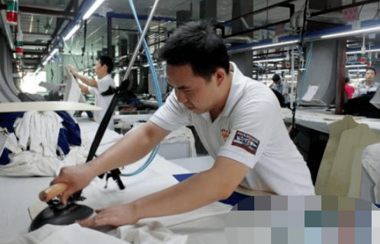 袖子|中日韩女明星宁可撞衫都抢破头要穿这件衣服，只有她穿的最好看？