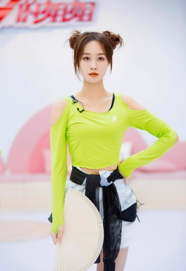 孟佳|原创孟佳王丽坤被淘汰，张含韵获第一，还不快来跟张雨绮学？