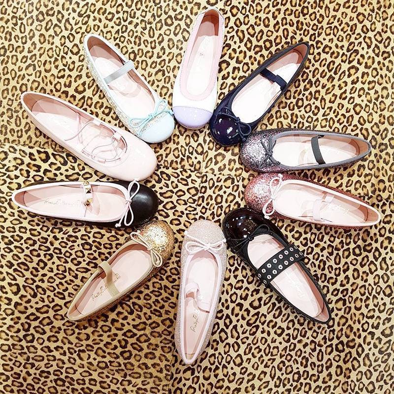 芭蕾|这双平底鞋流行了半个多世纪，让赫本美成经典，杨幂穿出时髦俏皮