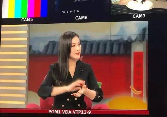 王牌|江苏卫视“王牌”女主持陈怡，30岁出国留学，42岁成人生赢家