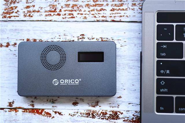 电源|10Gb/s速率，加一个小风扇，自制一个持续低温的移动硬盘